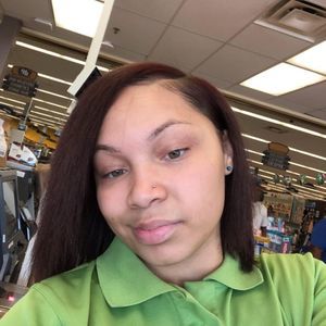 Meet your Posher, Yolanda f.